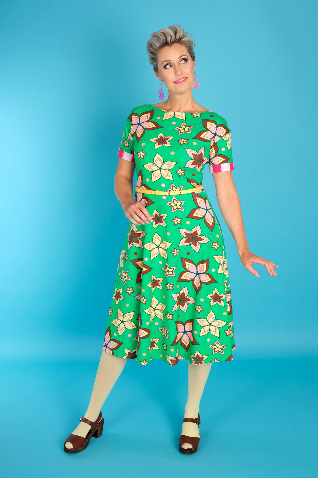 Pammi Passiflora grønn kjole med retroprint fra Margot Mikkelsen